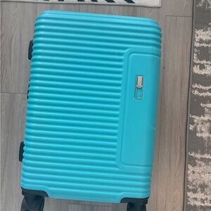 Turquoise Hard-Shell Spinner Luggage - Durable Carry-On